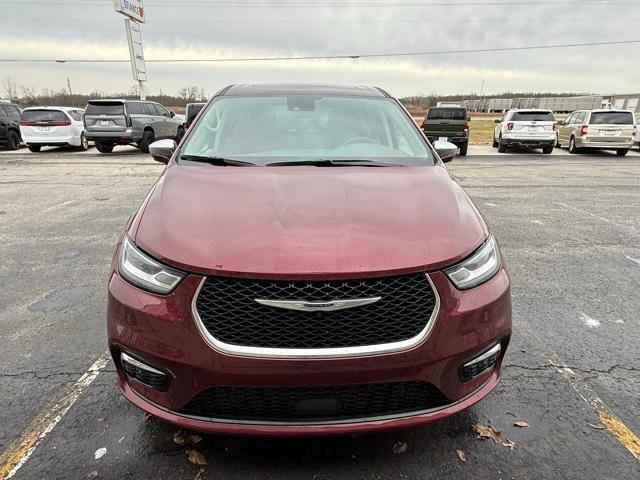 used 2022 Chrysler Pacifica Hybrid car, priced at $32,000