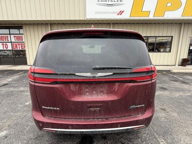 used 2022 Chrysler Pacifica Hybrid car, priced at $32,000