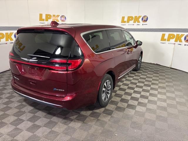 used 2022 Chrysler Pacifica Hybrid car, priced at $31,000