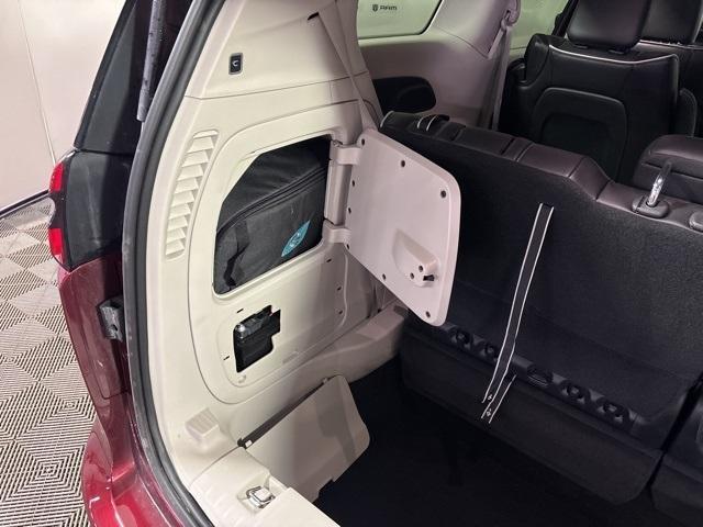 used 2022 Chrysler Pacifica Hybrid car, priced at $31,000