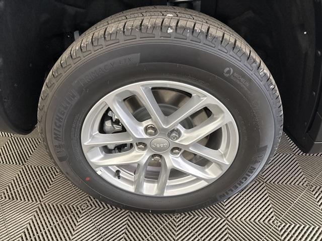 new 2025 Jeep Grand Cherokee L car, priced at $38,283