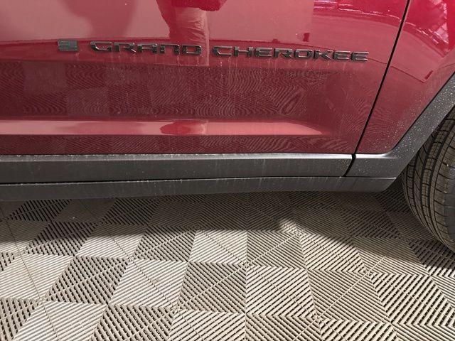 new 2026 Jeep Grand Cherokee car, priced at $43,850