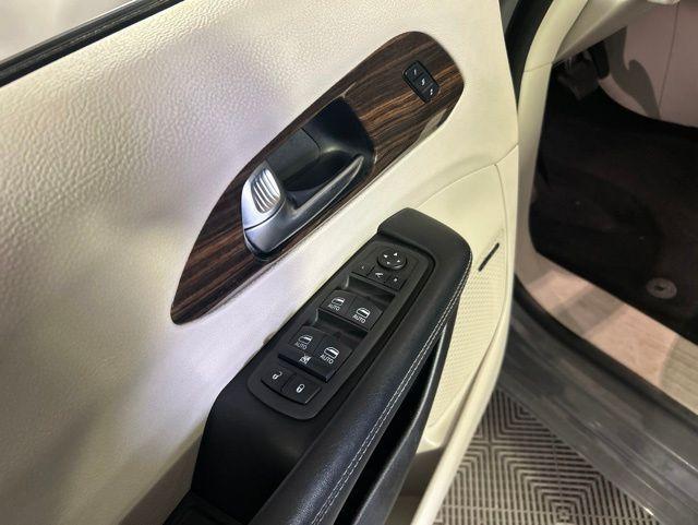 used 2022 Chrysler Pacifica car, priced at $22,000