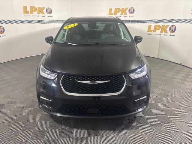 used 2024 Chrysler Pacifica car, priced at $27,000