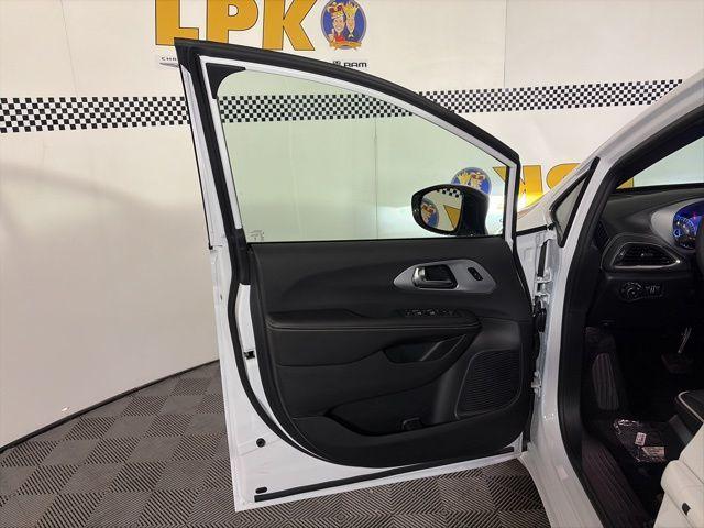 new 2026 Chrysler Pacifica car, priced at $46,188