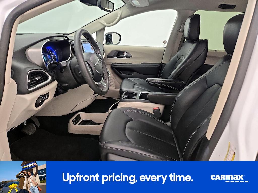 used 2024 Chrysler Pacifica car, priced at $23,998