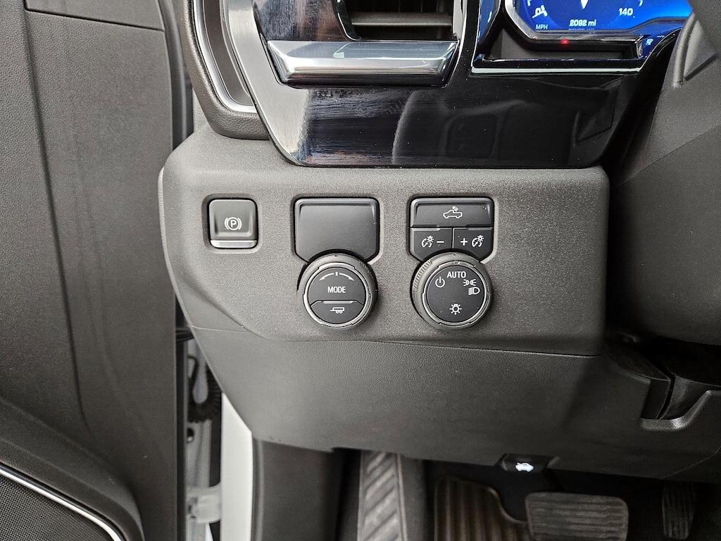 used 2025 Chevrolet Silverado 1500 car, priced at $41,998