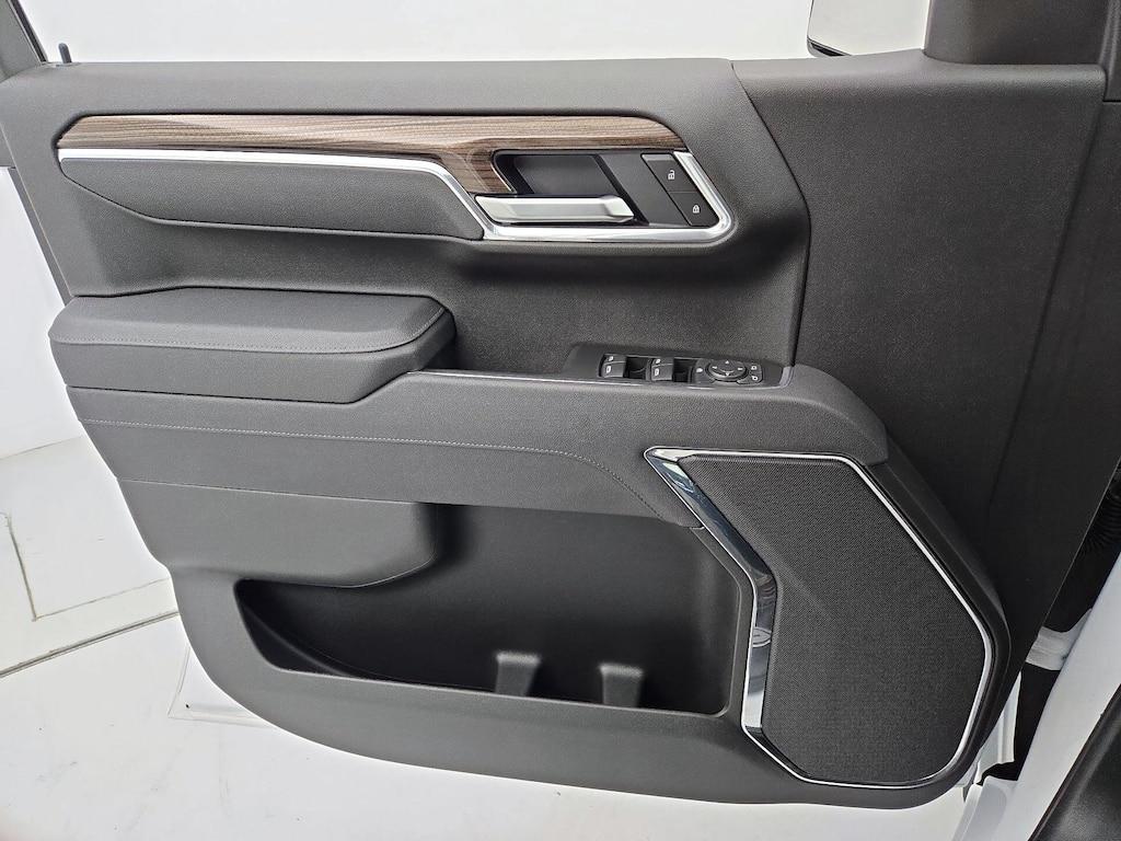 used 2025 Chevrolet Silverado 1500 car, priced at $41,998