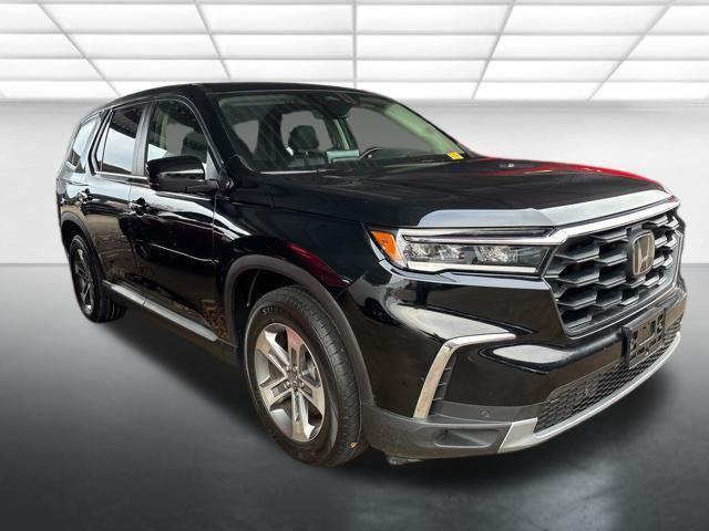used 2024 Honda Pilot car, priced at $35,995