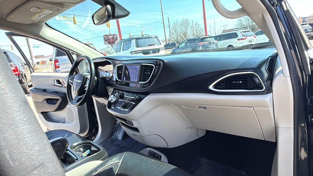 used 2020 Chrysler Pacifica car, priced at $13,495