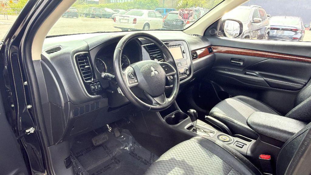 used 2015 Mitsubishi Outlander car, priced at $10,995