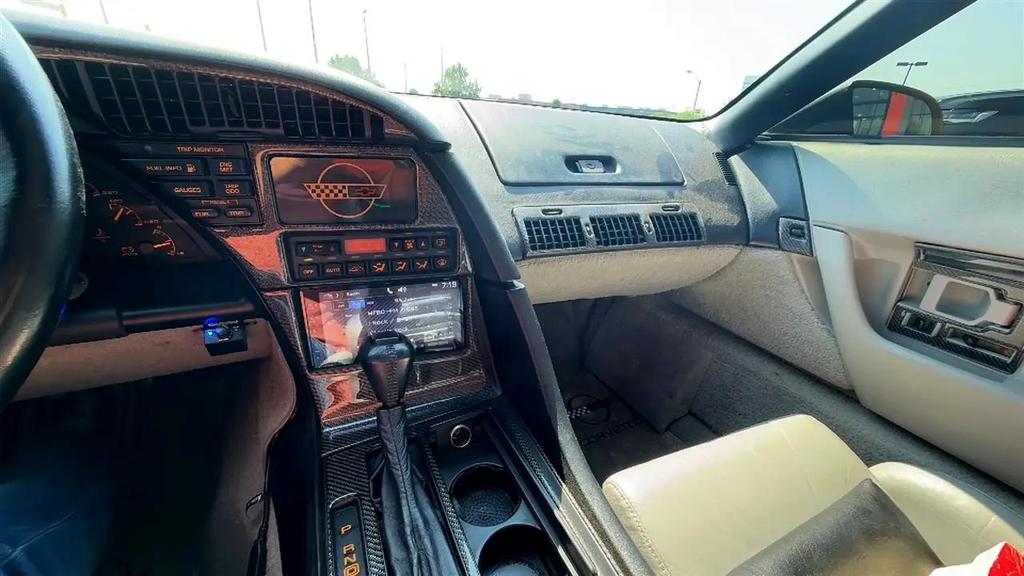 used 1992 Chevrolet Corvette car, priced at $18,995