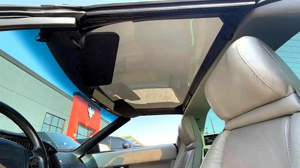 used 1992 Chevrolet Corvette car, priced at $18,995