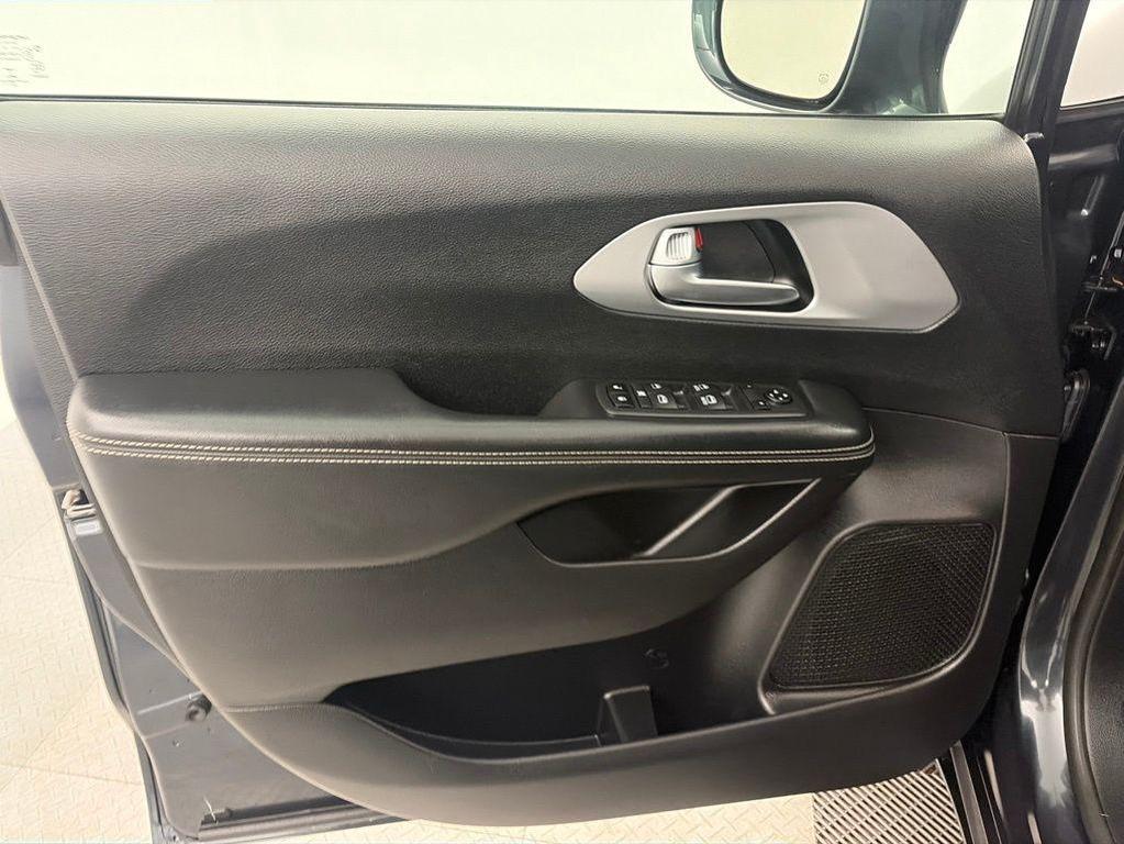used 2021 Chrysler Pacifica car, priced at $22,557