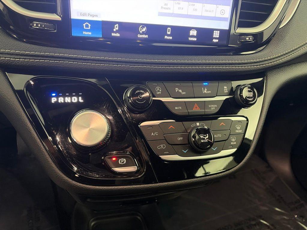 used 2021 Chrysler Pacifica car, priced at $22,557
