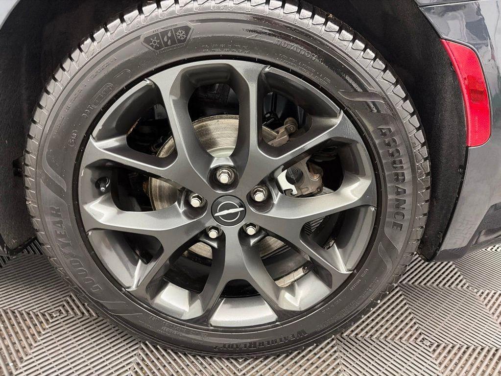 used 2021 Chrysler Pacifica car, priced at $22,557