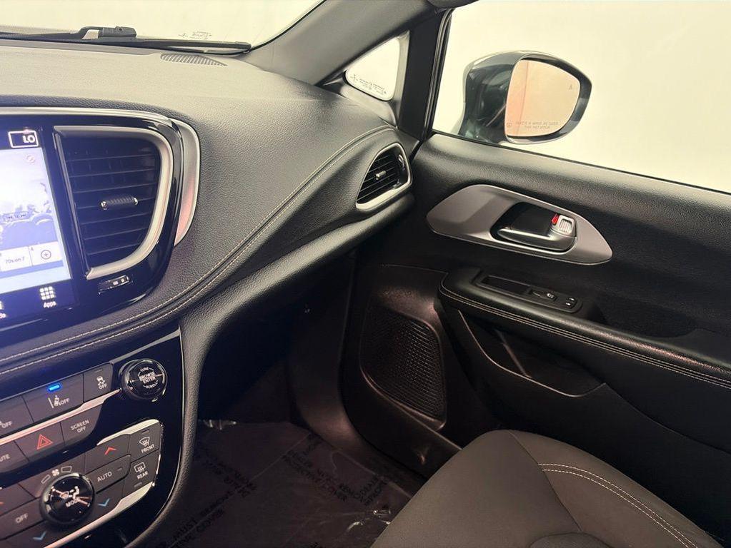 used 2021 Chrysler Pacifica car, priced at $22,557
