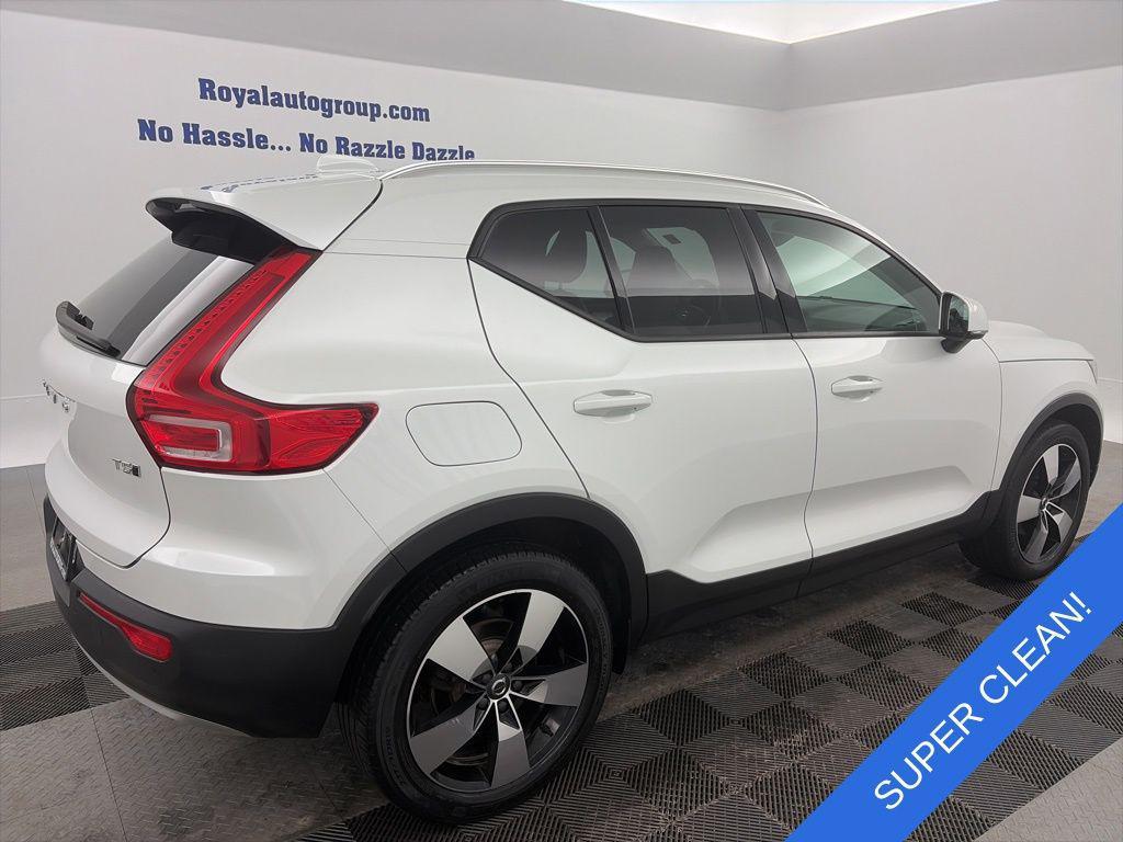 used 2021 Volvo XC40 car, priced at $24,861