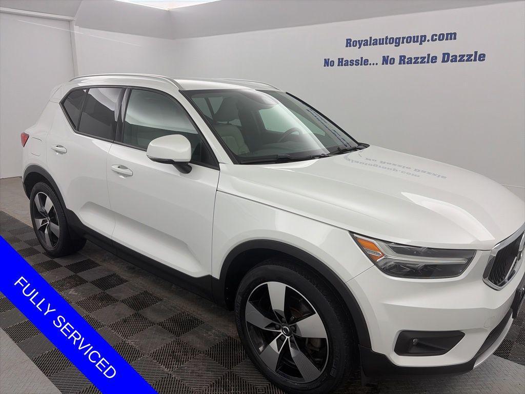 used 2021 Volvo XC40 car, priced at $24,861