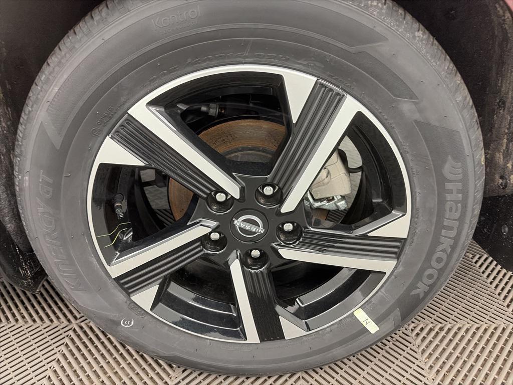 new 2025 Nissan Sentra car, priced at $24,715