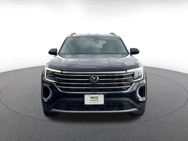 2024 Deep Black Pearl Volkswagen Atlas