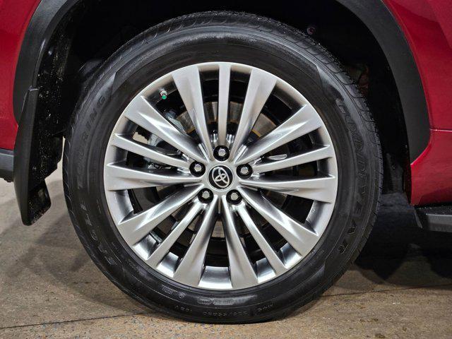 used 2022 Toyota Highlander car, priced at $39,024