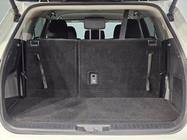 used 2025 Toyota Highlander car, priced at $39,754