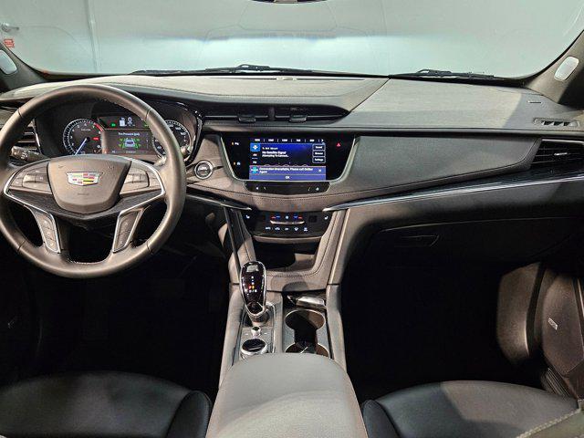 used 2025 Cadillac XT5 car, priced at $38,553