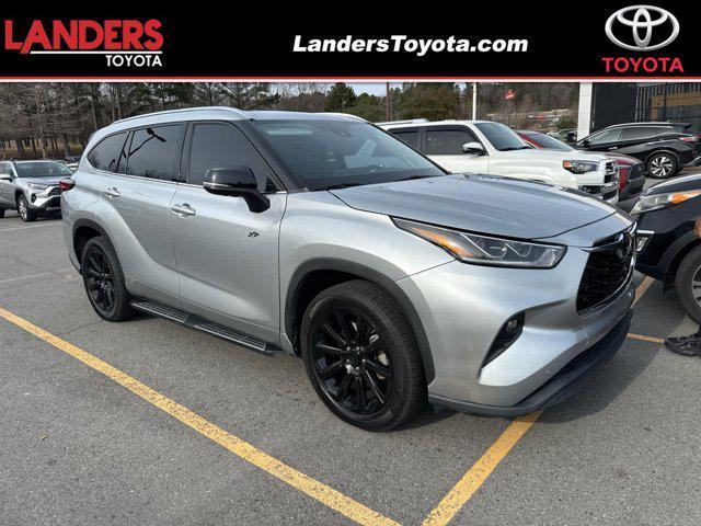 used 2021 Toyota Highlander car, priced at $27,074
