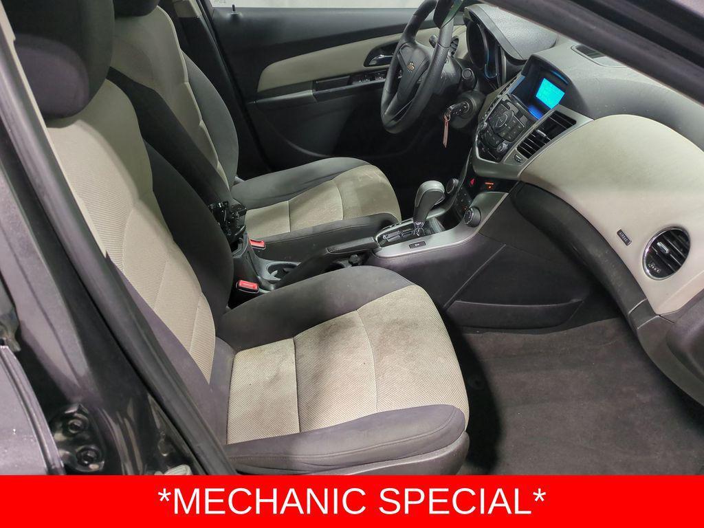 used 2014 Chevrolet Cruze car, priced at $3,500