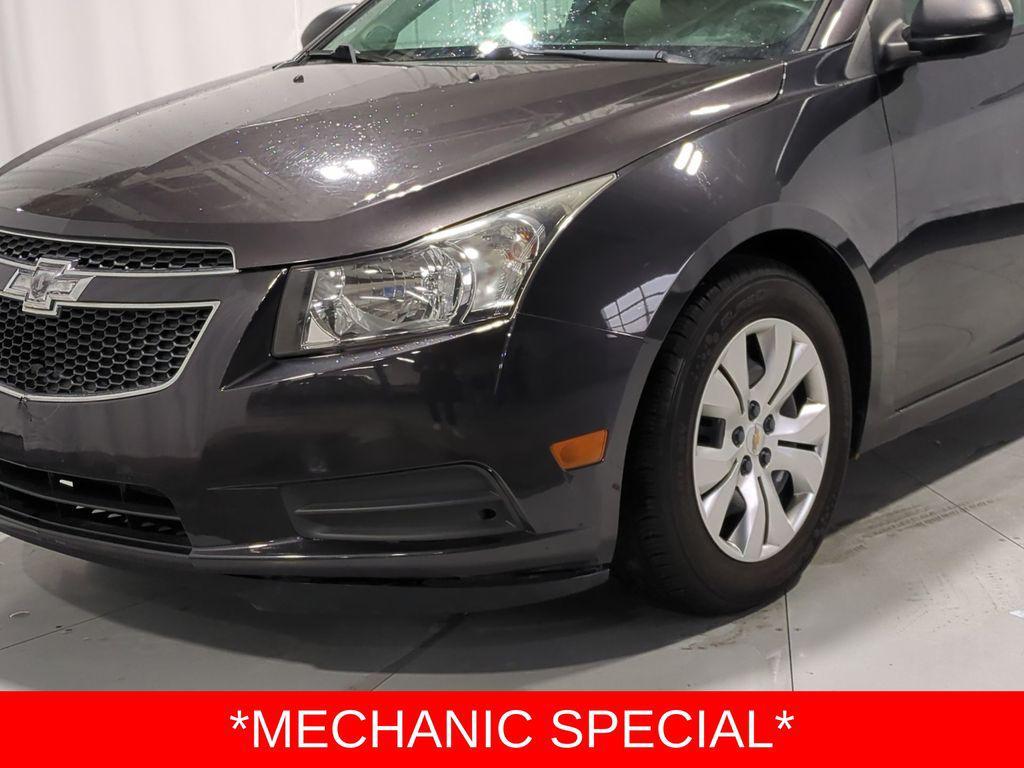 used 2014 Chevrolet Cruze car, priced at $3,500