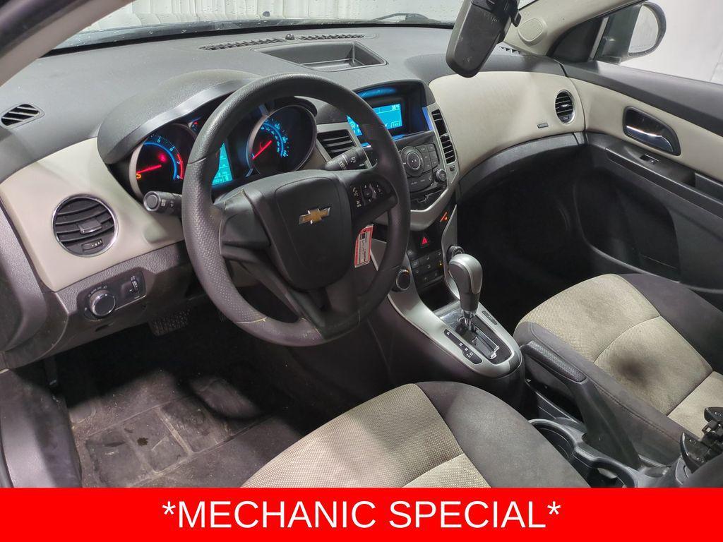 used 2014 Chevrolet Cruze car, priced at $3,500