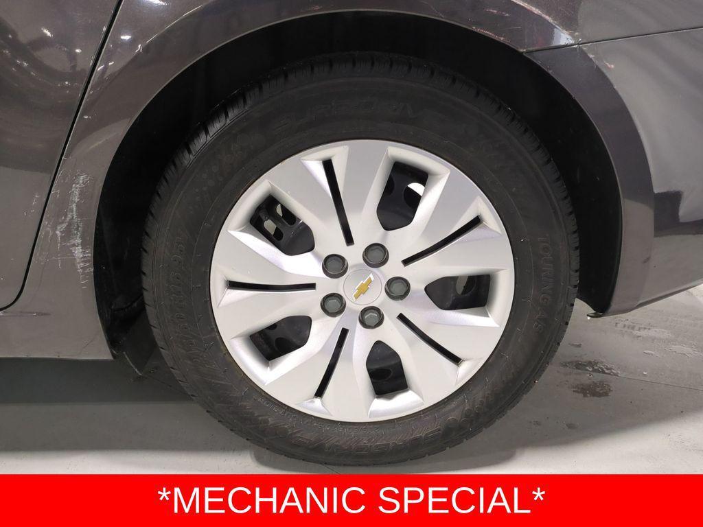 used 2014 Chevrolet Cruze car, priced at $3,500