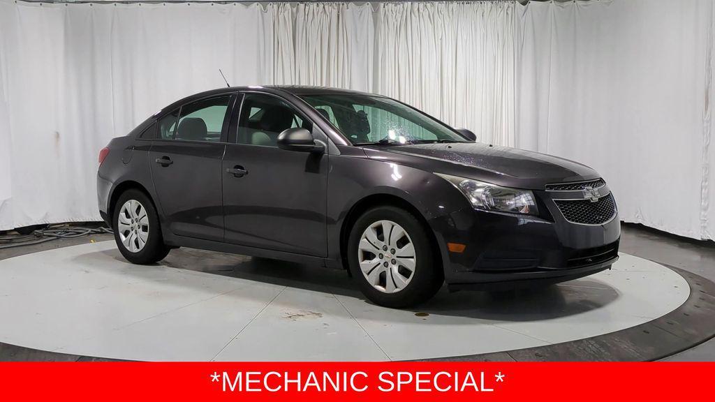 used 2014 Chevrolet Cruze car, priced at $3,500