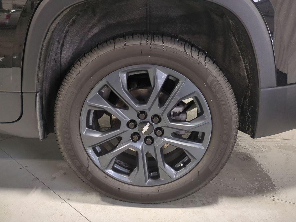 used 2021 Chevrolet Traverse car, priced at $23,500