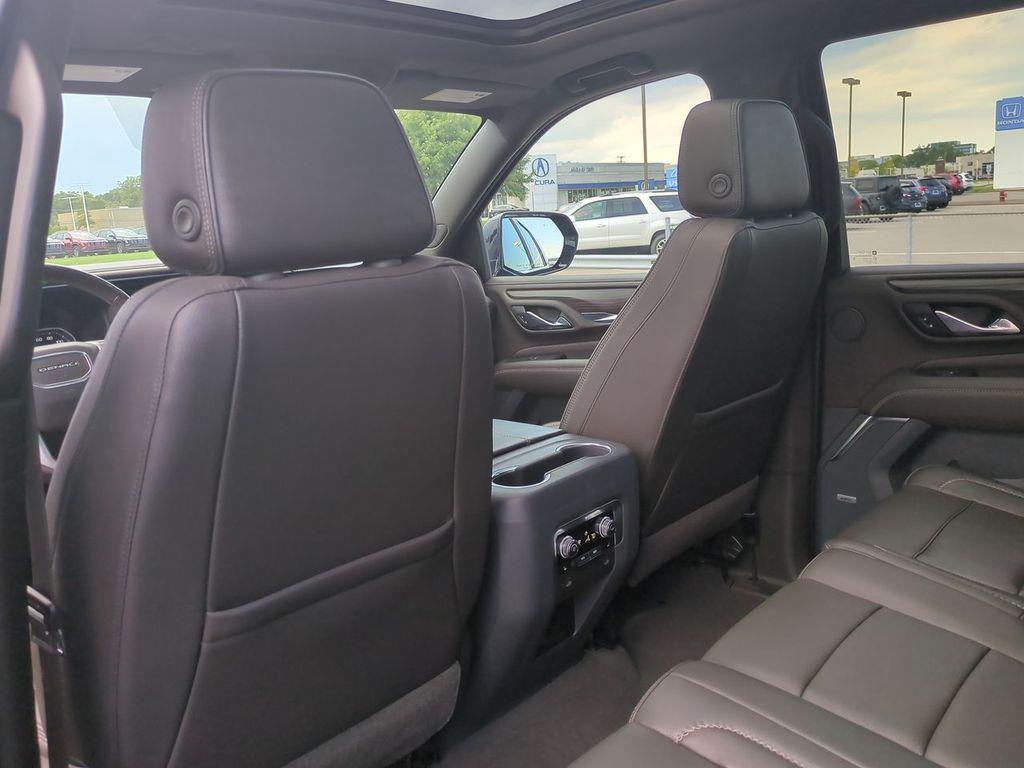 used 2021 GMC Yukon car, priced at $43,428