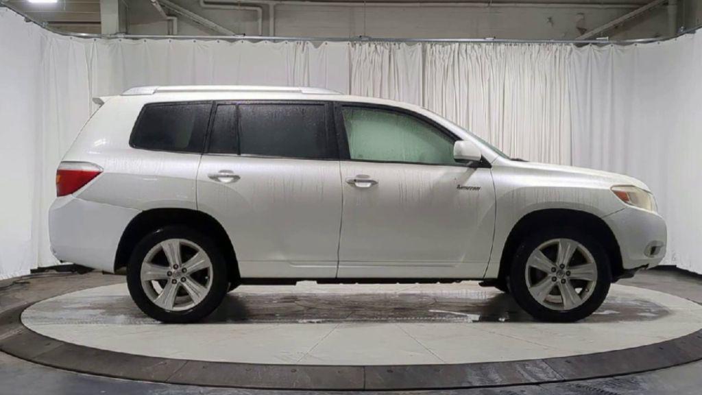 used 2010 Toyota Highlander car, priced at $11,650