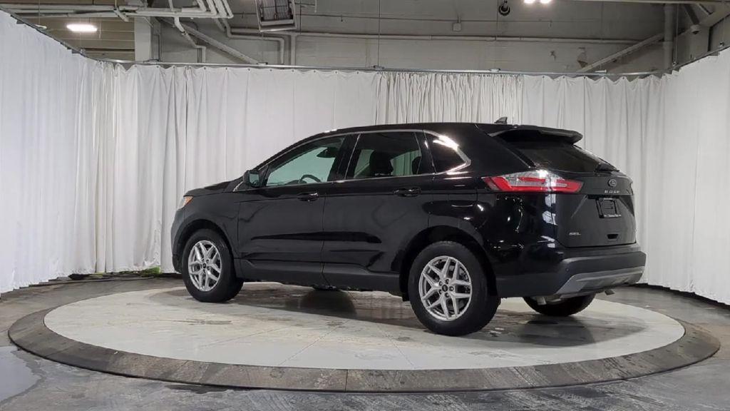 used 2024 Ford Edge car, priced at $25,895