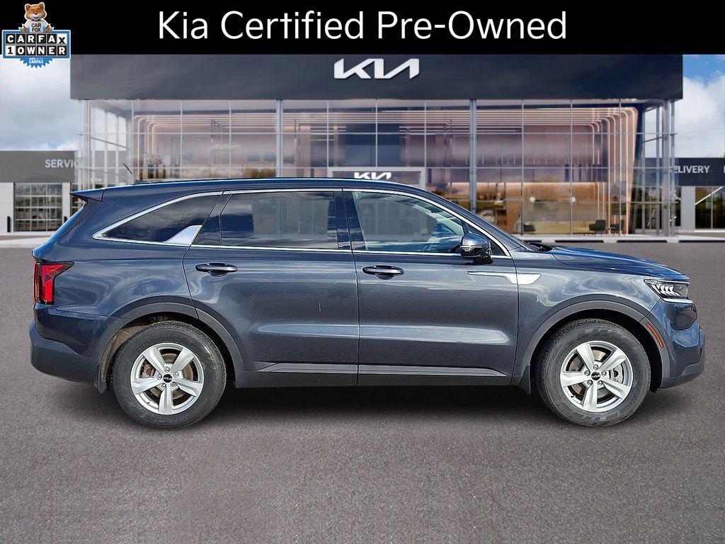 used 2022 Kia Sorento car, priced at $22,889