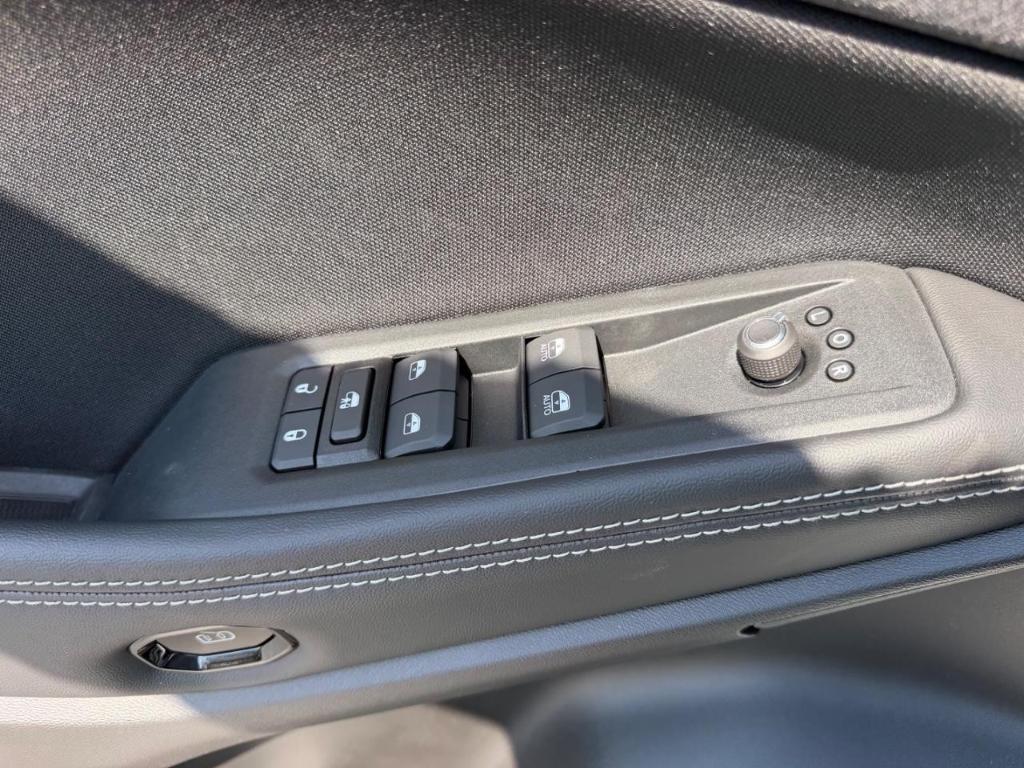 new 2026 Jeep Cherokee car, priced at $38,699