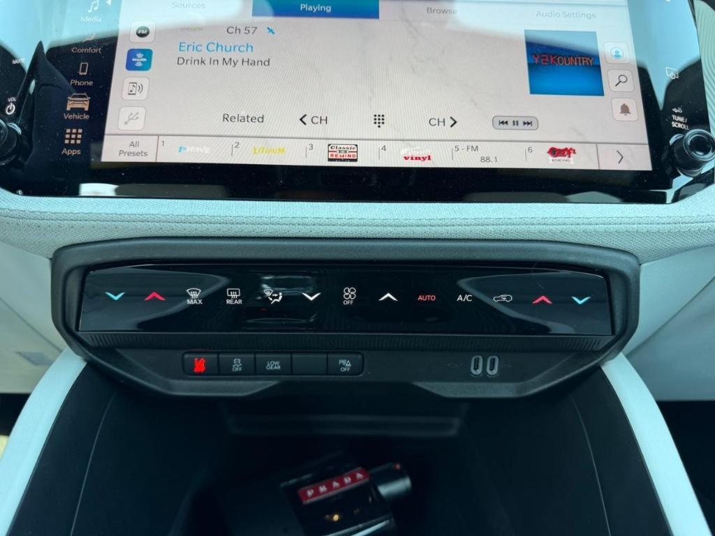 new 2026 Jeep Cherokee car, priced at $38,699