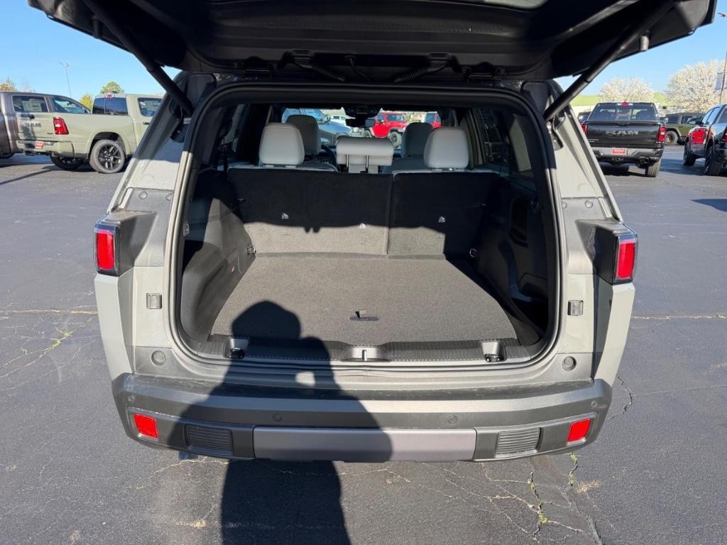 new 2026 Jeep Cherokee car, priced at $43,310