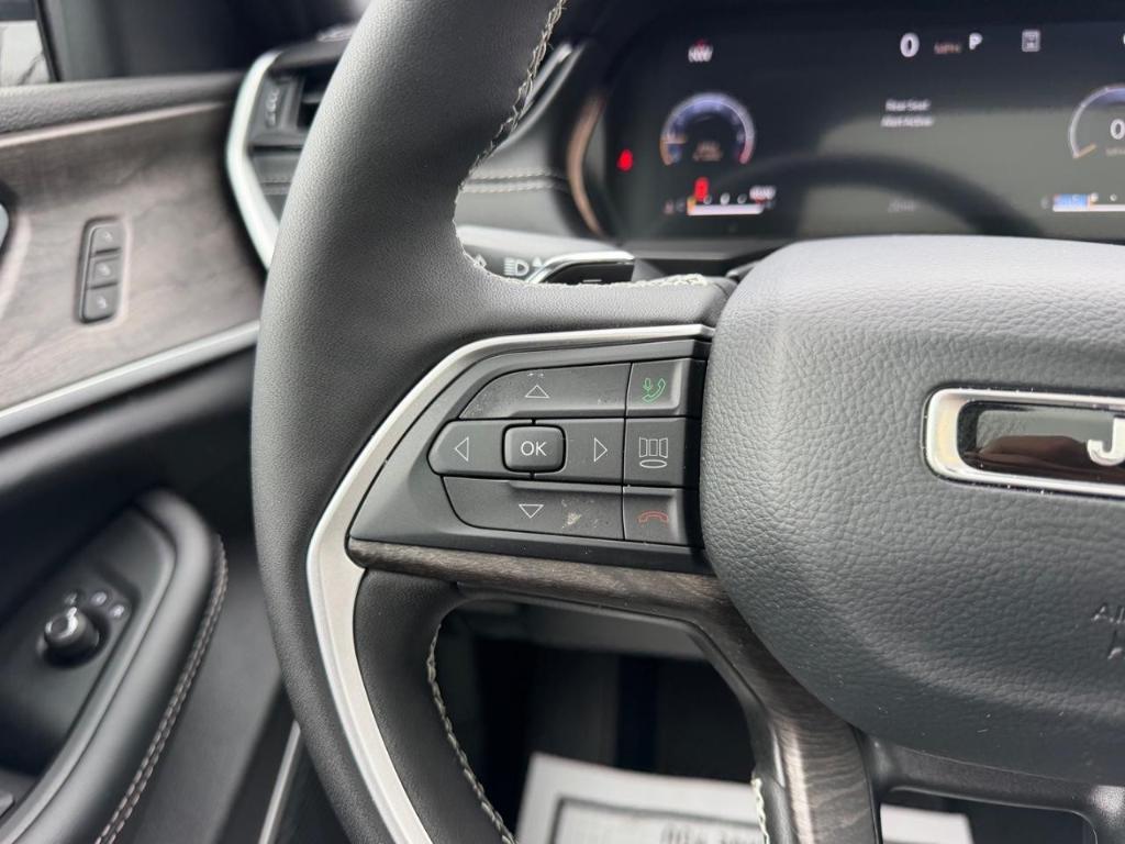 new 2026 Jeep Grand Cherokee car, priced at $49,405