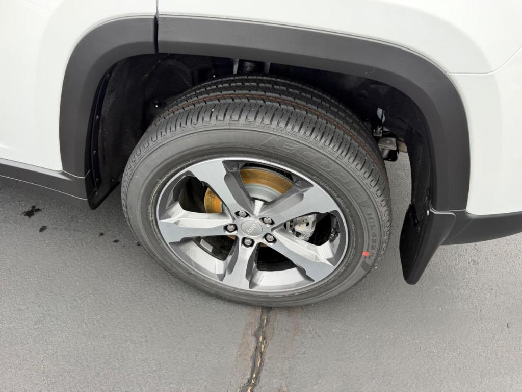 new 2026 Jeep Grand Cherokee car, priced at $49,405