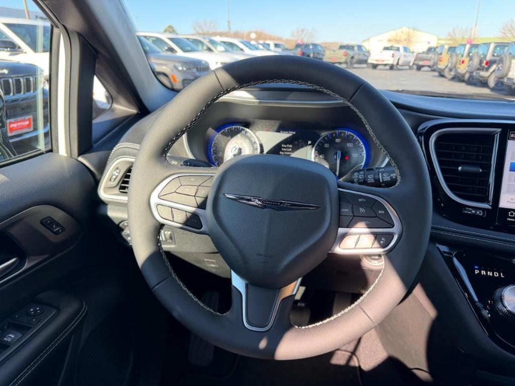 new 2026 Chrysler Pacifica car, priced at $43,565