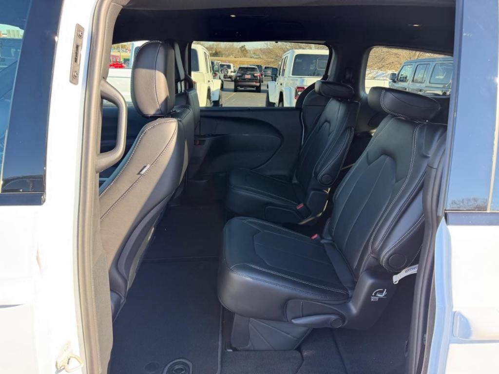 new 2026 Chrysler Pacifica car, priced at $43,565