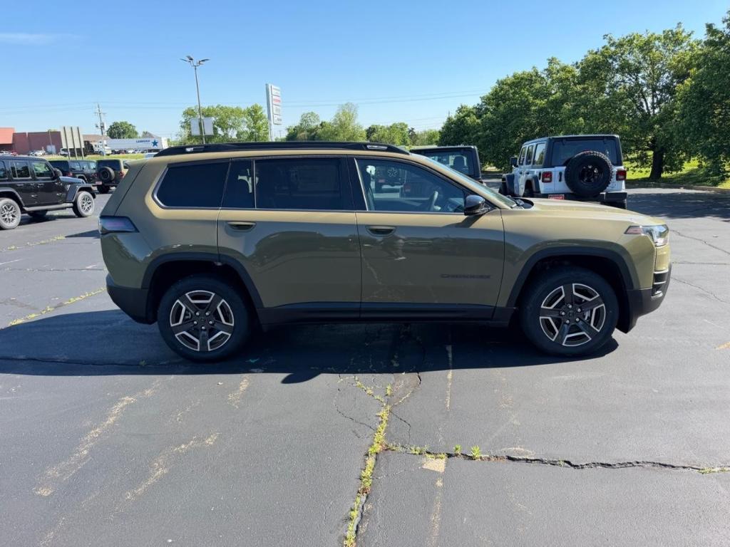 new 2026 Jeep Cherokee car, priced at $42,117
