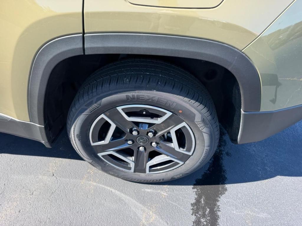 new 2026 Jeep Cherokee car, priced at $42,117