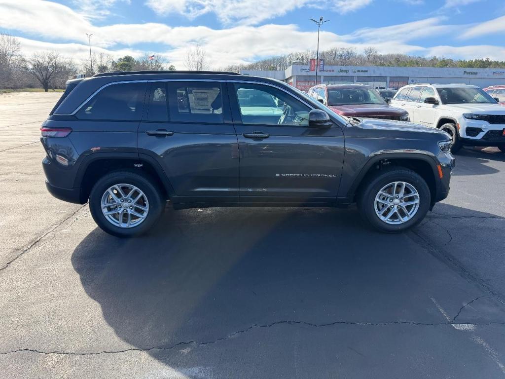 new 2025 Jeep Grand Cherokee car, priced at $39,920