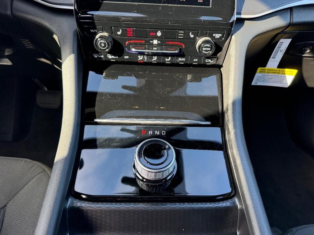 new 2025 Jeep Grand Cherokee car, priced at $39,920